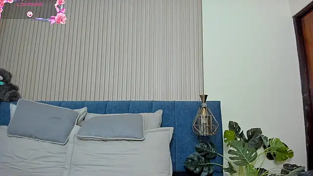 kathecute   online show from 05/15/26, 01:36