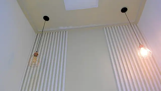 Snapshot of annawelk_ chatting on 02/19/25, 12:44 annawelk online show from 02/19/25, 12:44