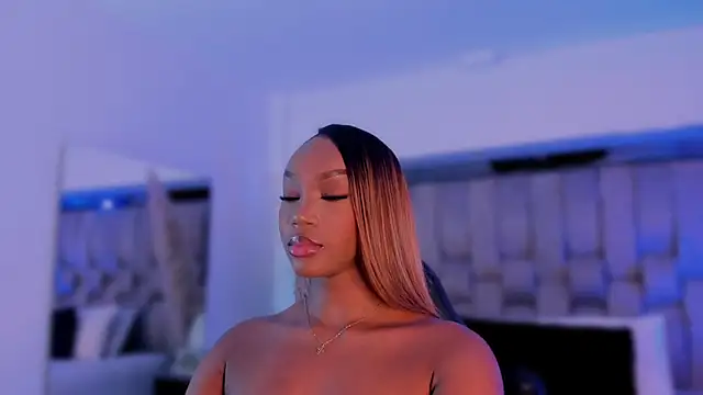 ChaynnaCooper online show from 10/13/25, 04:25