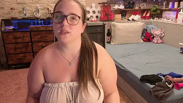 Snapshot of Kimberly-Caprice chatting on 05/10/26, 06:21 Kimberly-Caprice online show from 05/10/26, 06:21