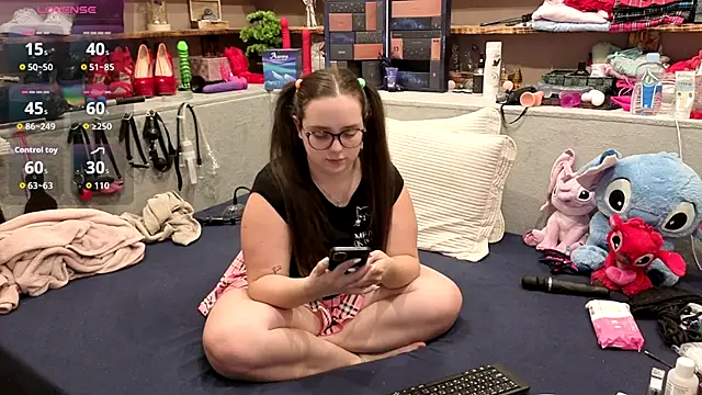 Kimberly-Caprice online show from 12/02/25, 07:04