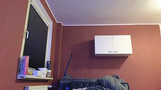 Henner33 online show from 01/10/25, 07:43