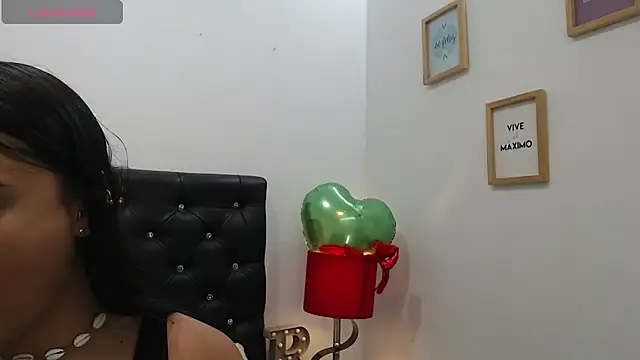 Snapshot of _Jade_111 chatting on 02/20/25, 07:41 Jade 111 online show from 02/20/25, 07:41