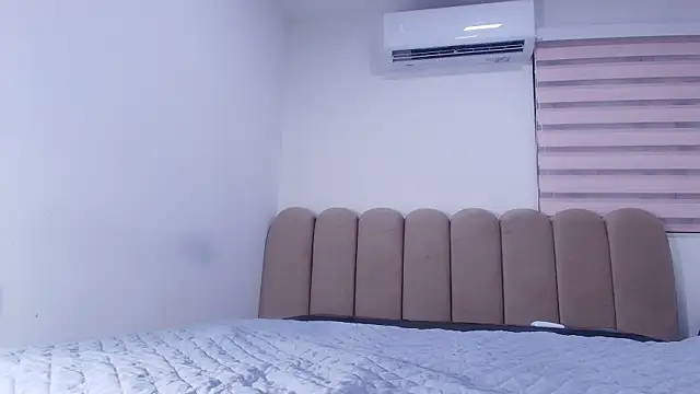 nicol f online show from 04/17/26, 03:09