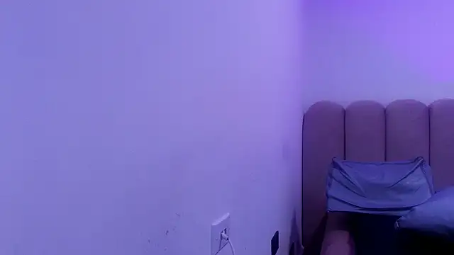 nicol f online show from 04/18/26, 03:09