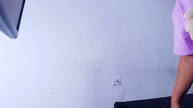 nicol f online show from 04/08/26, 02:57