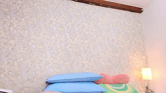 nicol f online show from 10/21/25, 07:24