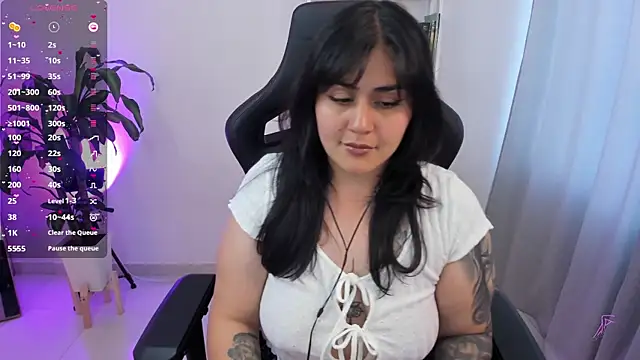 GretaX-X online show from 10/30/25, 09:33