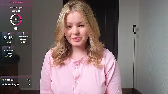 Snapshot of Milana15 chatting on 06/20/26, 02:33 Milana15 online show from 06/20/26, 02:33
