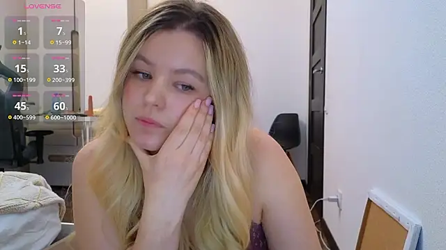 Snapshot of Milana15 chatting on 02/01/26, 02:15 Milana15 online show from 02/01/26, 02:15