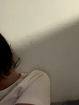 vienncica online show from 10/15/25, 04:44