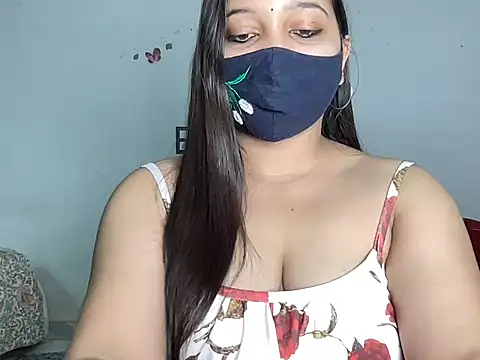 Snapshot of Varnika_aarora chatting on 10/19/25, 04:15 Varnika aarora online show from 10/19/25, 04:15
