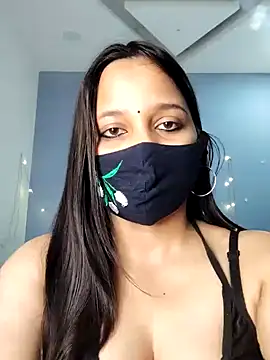 Snapshot of Varnika_aarora chatting on 03/19/25, 06:57 Varnika aarora online show from 03/19/25, 06:57