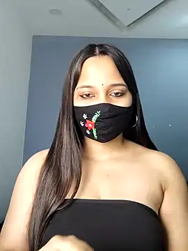 Snapshot of Varnika_aarora chatting on 03/09/25, 03:43 Varnika aarora online show from 03/09/25, 03:43