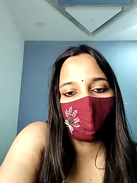 Snapshot of Varnika_aarora chatting on 02/18/25, 05:31 Varnika aarora online show from 02/18/25, 05:31