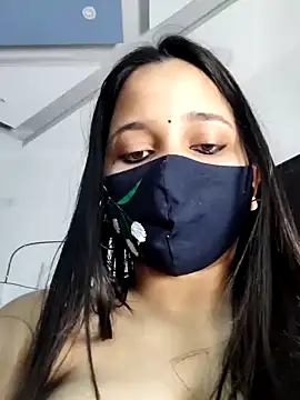 Snapshot of Varnika_aarora chatting on 01/28/25, 07:00 Varnika aarora online show from 01/28/25, 07:00