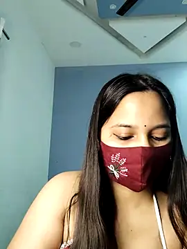 Snapshot of Varnika_aarora chatting on 02/26/25, 01:36 Varnika aarora online show from 02/26/25, 01:36