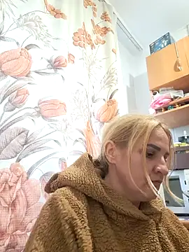 Malichkaanna30 online show from 10/23/25, 01:21