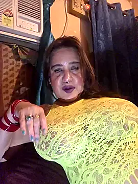 Snapshot of Hot_Queen77 chatting on 05/04/26, 06:55 Hot Queen77 online show from 05/04/26, 06:55