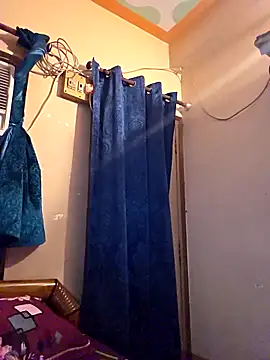 Hot Queen77 online show from 04/18/26, 05:15