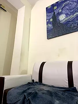 Snapshot of lunainsane58 chatting on 11/04/25, 08:18 lunainsane58 online show from 11/04/25, 08:18