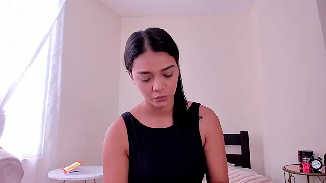 Snapshot of evely_coelloo chatting on 03/06/25, 06:16 evely coelloo online show from 03/06/25, 06:16