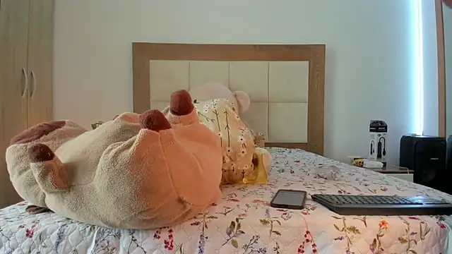 HELLEN SWEET6 online show from 04/15/26, 02:21