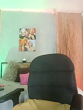 nahiarapalmer19 online show from 04/26/26, 03:31