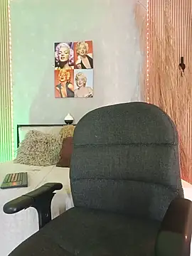 nahiarapalmer19 online show from 05/31/26, 07:47