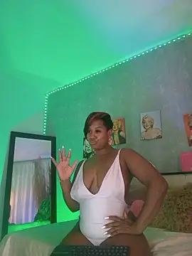 nahiarapalmer19 online show from 11/16/25, 04:12