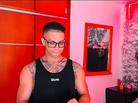 Aaron Toy online show from 01/05/26, 08:12