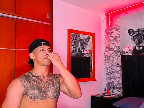 Aaron Toy online show from 01/14/26, 08:23