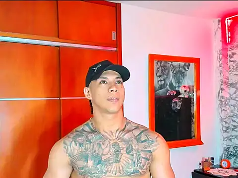 Aaron Toy online show from 01/08/26, 07:42