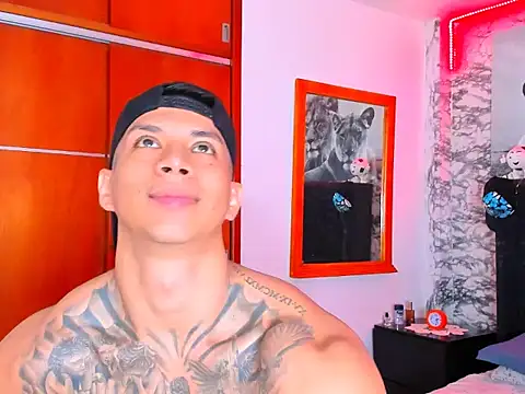 Aaron Toy online show from 01/12/26, 06:04