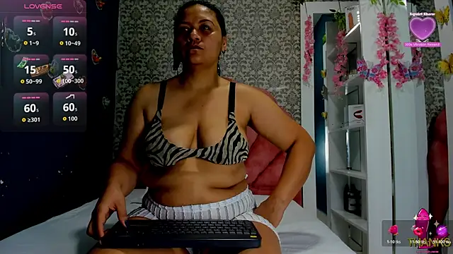 valeria rivera1 online show from 11/03/25, 12:20