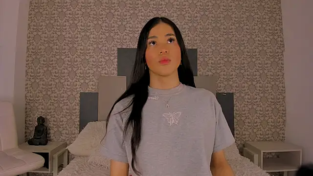 Isa Little Star online show from 10/19/25, 01:14