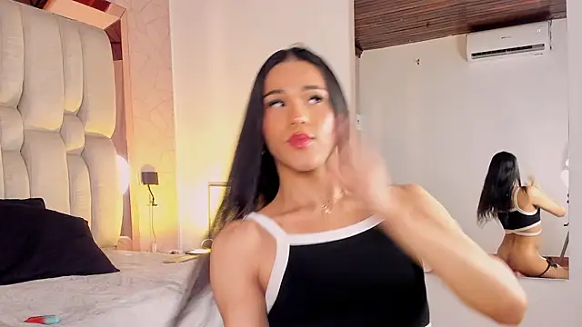 Isa Little Star online show from 02/15/26, 07:51