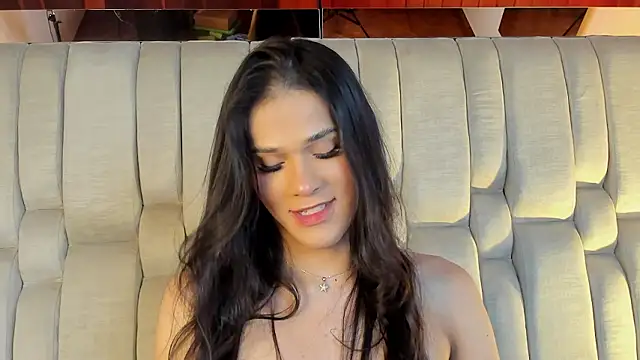 Isa Little Star online show from 03/06/26, 03:34