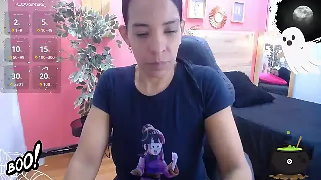 Snapshot of scarlet-foox chatting on 10/15/25, 12:24 scarlet-foox online show from 10/15/25, 12:24