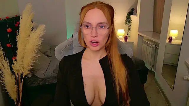 Snapshot of Love_Call chatting on 10/15/25, 05:17 Love Call online show from 10/15/25, 05:17