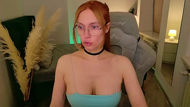 Snapshot of Love_Call chatting on 10/12/25, 05:09 Love Call online show from 10/12/25, 05:09