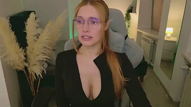 Snapshot of Love_Call chatting on 10/05/25, 05:09 Love Call online show from 10/05/25, 05:09