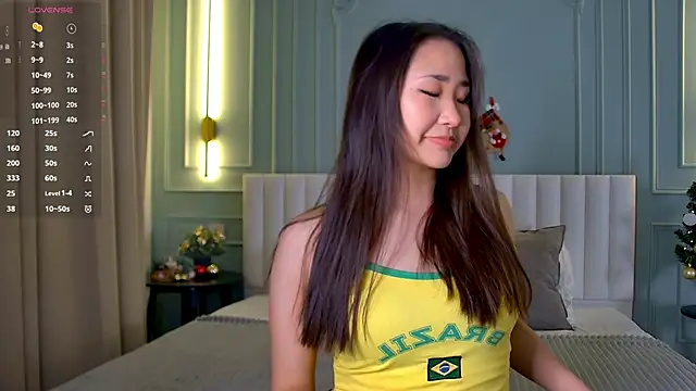 Snapshot of RizeShiro chatting on 12/15/25, 05:35 RizeShiro online show from 12/15/25, 05:35