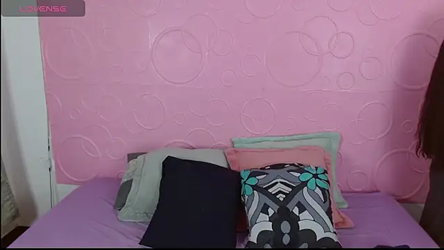 dulcenia rose online show from 03/17/25, 01:50