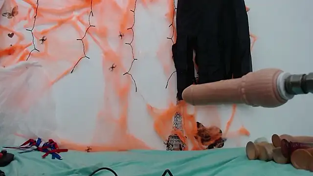 dulcenia rose online show from 10/13/25, 02:18