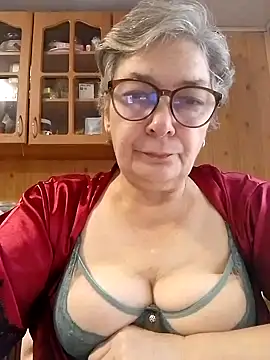 Snapshot of IrinaSweet54 chatting on 10/06/25, 07:53 IrinaSweet54 online show from 10/06/25, 07:53
