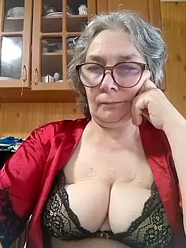 Snapshot of IrinaSweet54 chatting on 06/16/26, 07:52 IrinaSweet54 online show from 06/16/26, 07:52