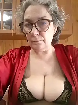 Snapshot of IrinaSweet54 chatting on 05/17/26, 07:41 IrinaSweet54 online show from 05/17/26, 07:41
