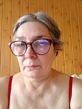 Snapshot of IrinaSweet54 chatting on 03/10/25, 12:28 IrinaSweet54 online show from 03/10/25, 12:28