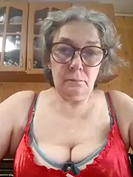 Snapshot of IrinaSweet54 chatting on 05/07/26, 07:23 IrinaSweet54 online show from 05/07/26, 07:23